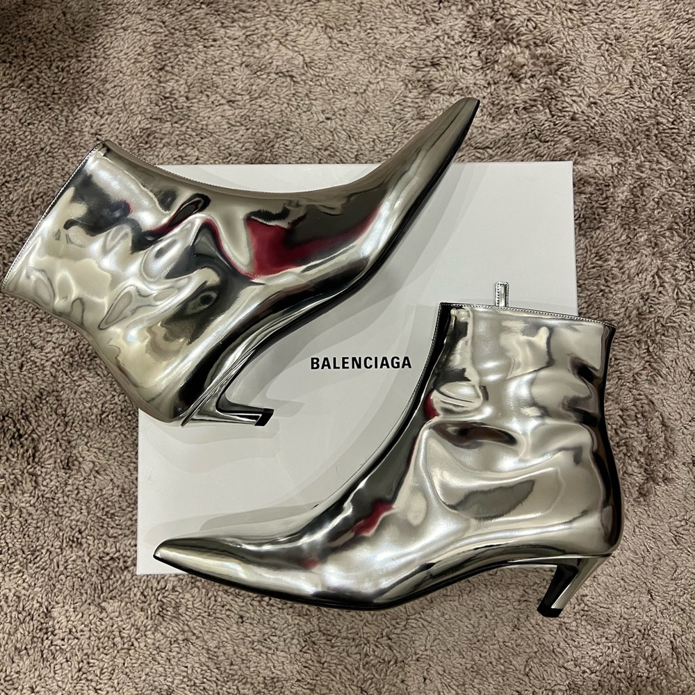 BNIB Balenciaga high shine Silver Mirror Ankle boots kitten heels shoes 39